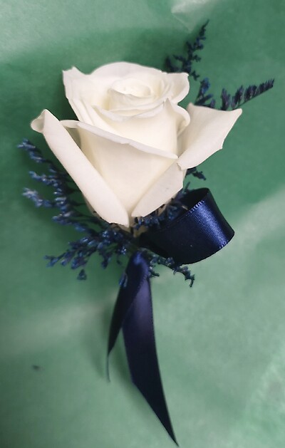 White Rose with Navy blue accents