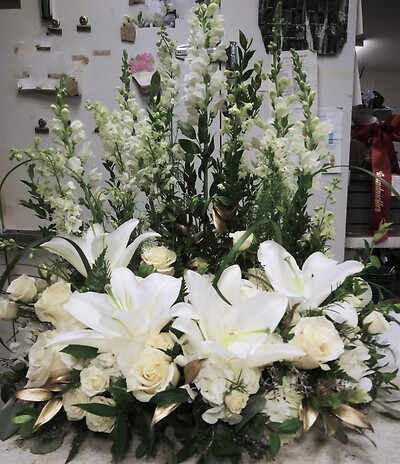 AF White Urn Design 5