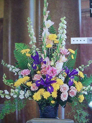 Elegant mix in a keepsake container
