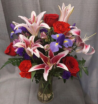Arnold Florist Stunning Beauty Bouquet