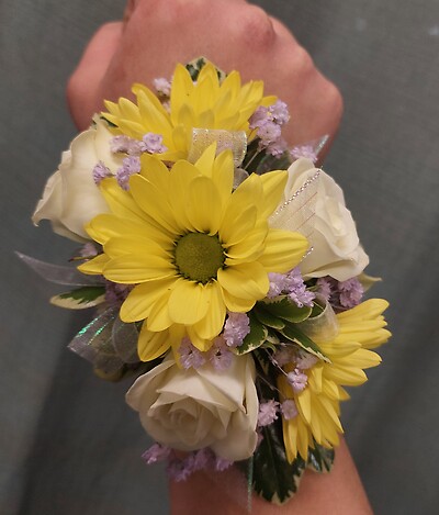 AF Daisy and Rose Wrist Corsage with Lavender Baby's Breath