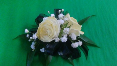 AF Double sweetheart roses tipped yellow (can pick your colors)