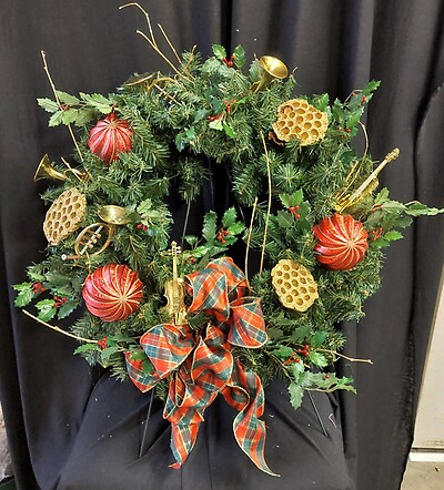 AF Golden Musical Wreath