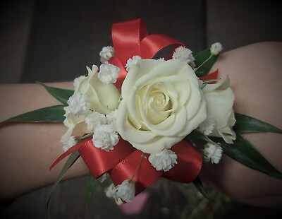 AF White Sweetheart Rose Corsage With Red