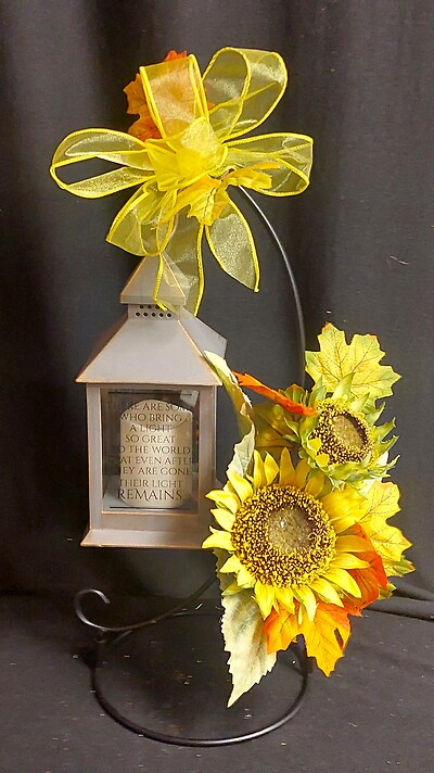 AF Bright Fall Sunflower Lantern Easel Silk Design 4