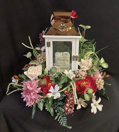 Keepsake Lantern with Led Candle-Treasure Design 1