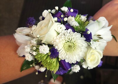 AF Mixed Corsage with Color